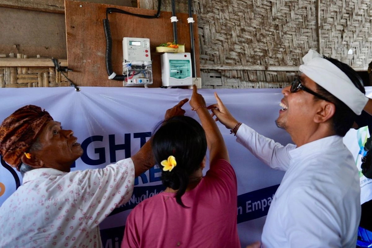 Hadirkan Energi Berkeadilan, PLN Sambung Gratis Listrik Rumah Warga Pra-Sejahtera di Bali