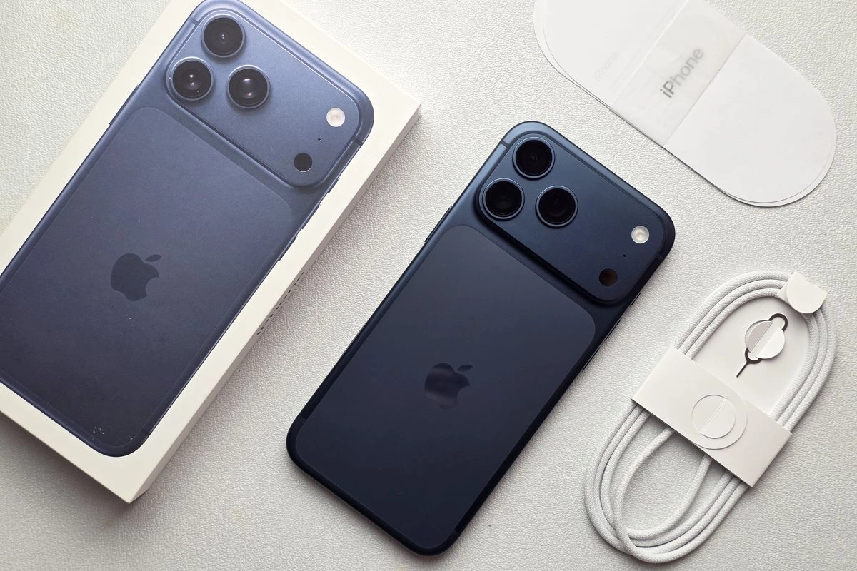 Kesan Pertama Pegang iPhone 17 Pro Max, Bodi Besar dan Layar Lega