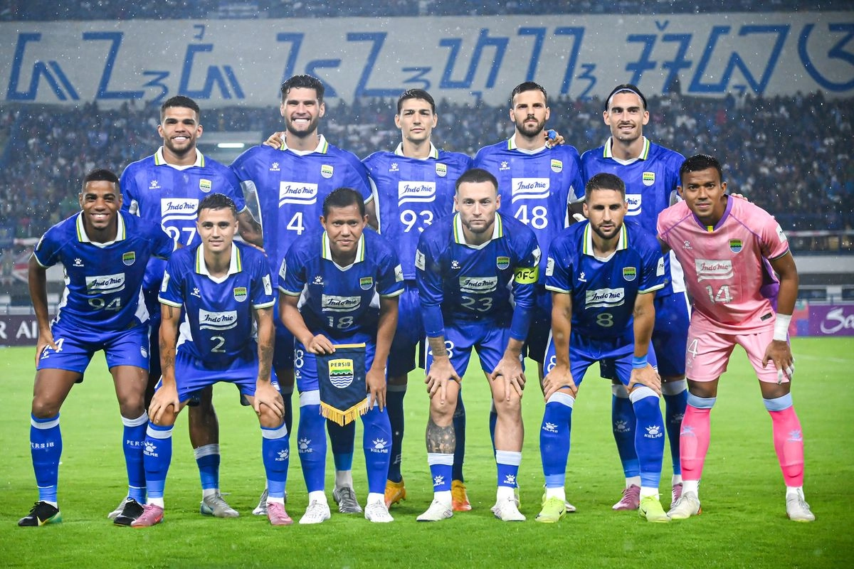 Susunan Pemain Persib Vs Persis Solo: Hodak Simpan Thom Haye dan Jung