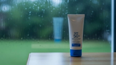 6 Sunscreen Anti Air dan Anti Lengket untuk Musim Hujan, Cocok untuk Wanita Pekerja Outdoor