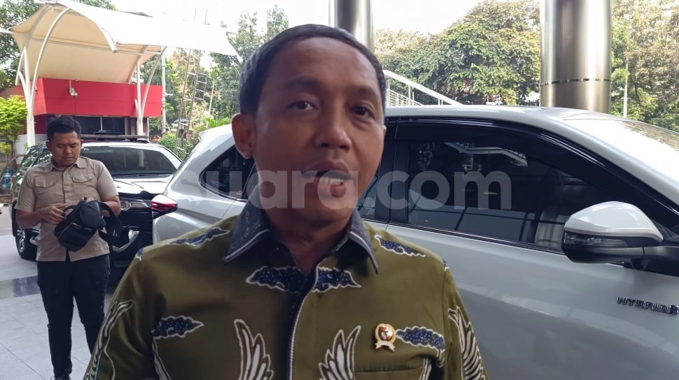 Menhut Raja Juli Minta Maaf ke Warga Papua Usai BKSDA Bakar Mahkota Cenderawasih: Ini Jadi Catatan