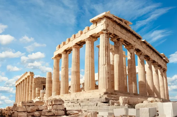 Asal-Usul Demokrasi di Athena: Dari Hukum Draco hingga Reformasi Cleisthenes