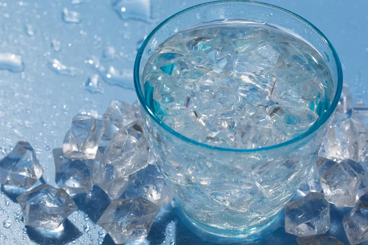Sering Ngemil Es Batu? Kenali Pagophagia, Kebiasaan Sepele yang Ternyata Banyak Penyebabnya