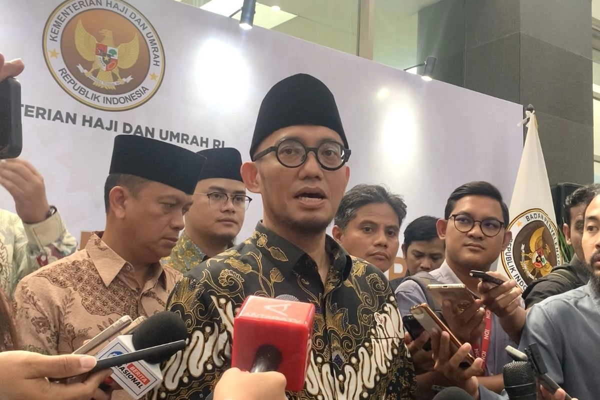Kelakar Wamenhaj: “Pramugara” Pesawat Haji Tak Boleh Berhijab