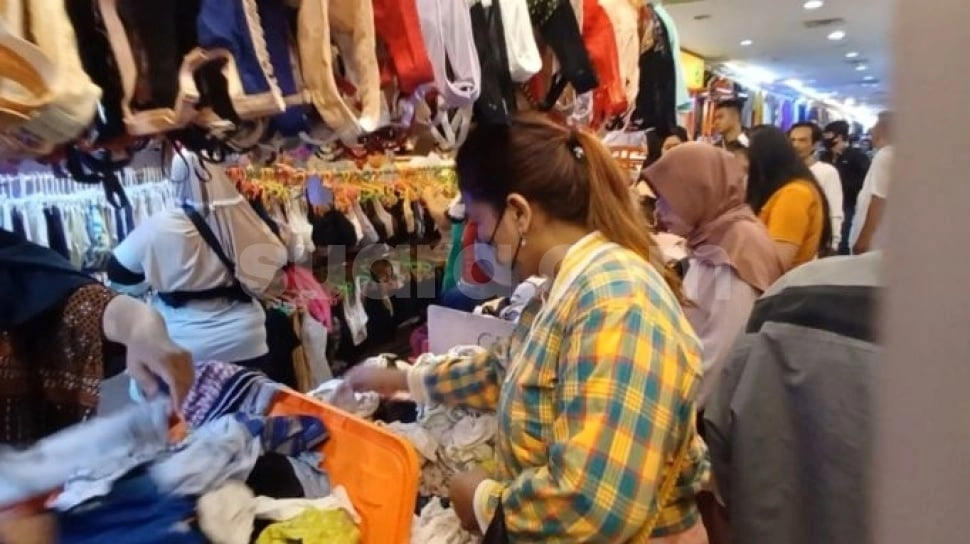 Fakta-fakta Pakaian Bekas Impor: Dari Mana Asal Negara Baju Thrifting?