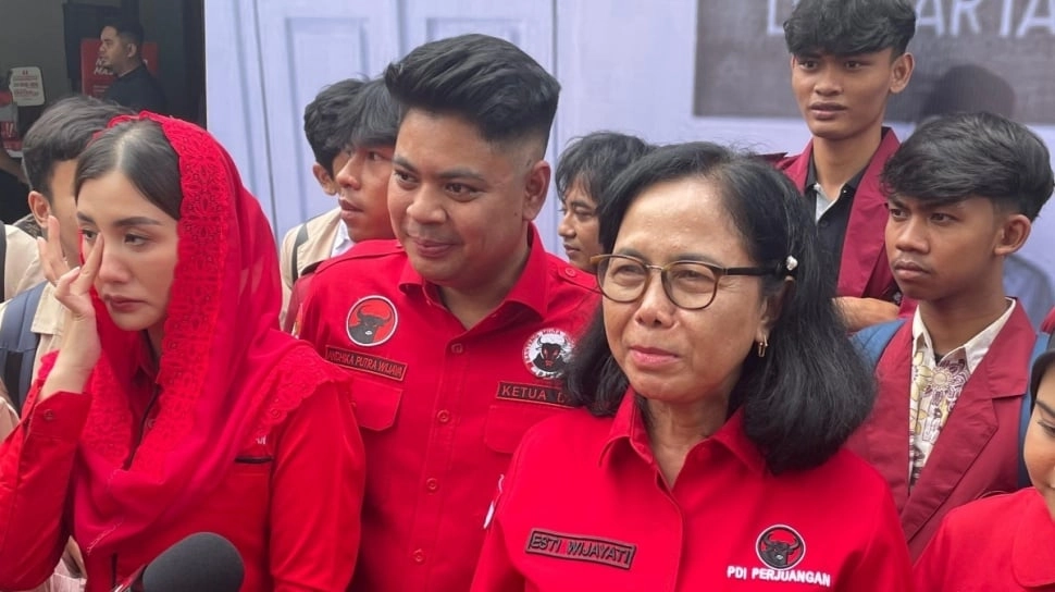 'Logikanya dari Mana?' DPR Pertanyakan Nasib Aktivis '98 Jika Soeharto Jadi Pahlawan Nasional