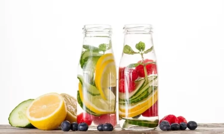 Bosan dengan Air Putih? Coba Beberapa Alternatif Minuman Menyehatkan Ini untuk Menjaga Tubuh Tetap Terhidrasi Saat Cuaca Panas