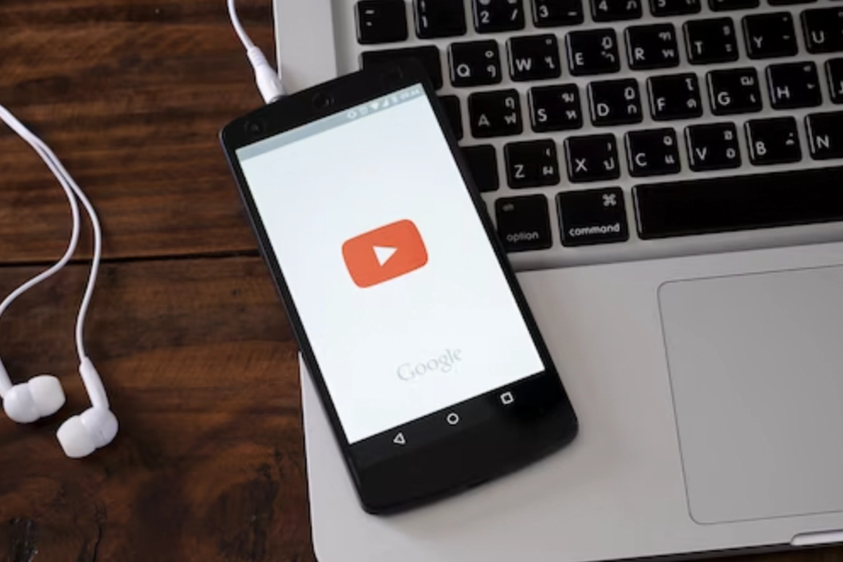 2.328 Iklan Produk Tembakau Bebas Diakses Anak di YouTube, Ini Temuan SAFEnet