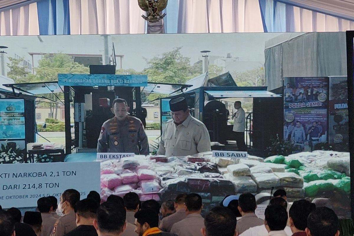 Prabowo Saksikan Langsung Pemusnahan 214 Ton Barang Bukti Narkoba di Mabes Polri