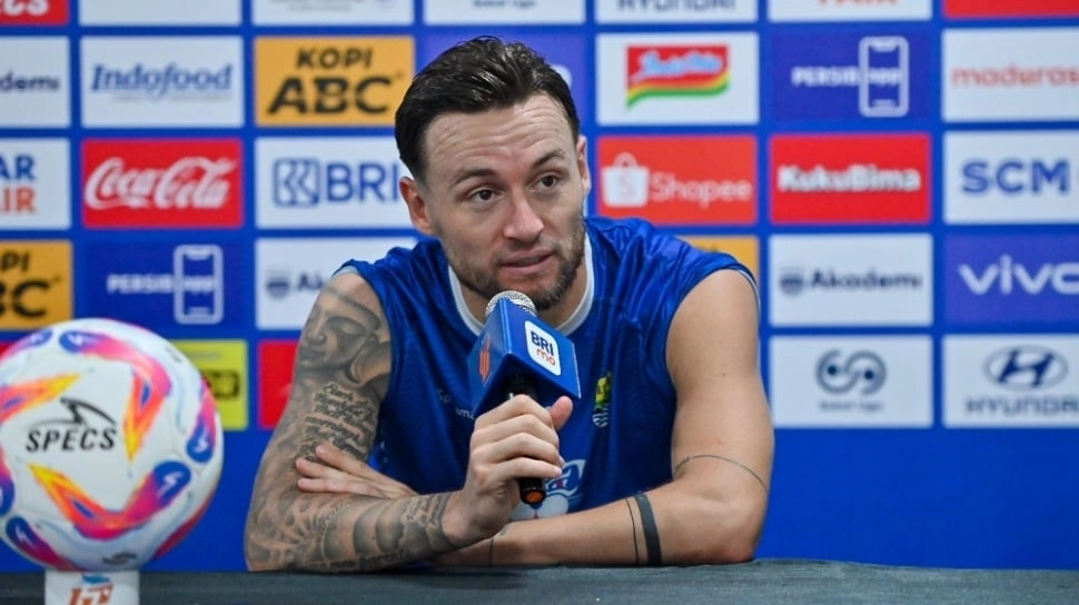 Marc Klok Bangga Mental Baja Persib Bandung Hajar Persis Solo 2-0 di GBLA Meski 10 Pemain