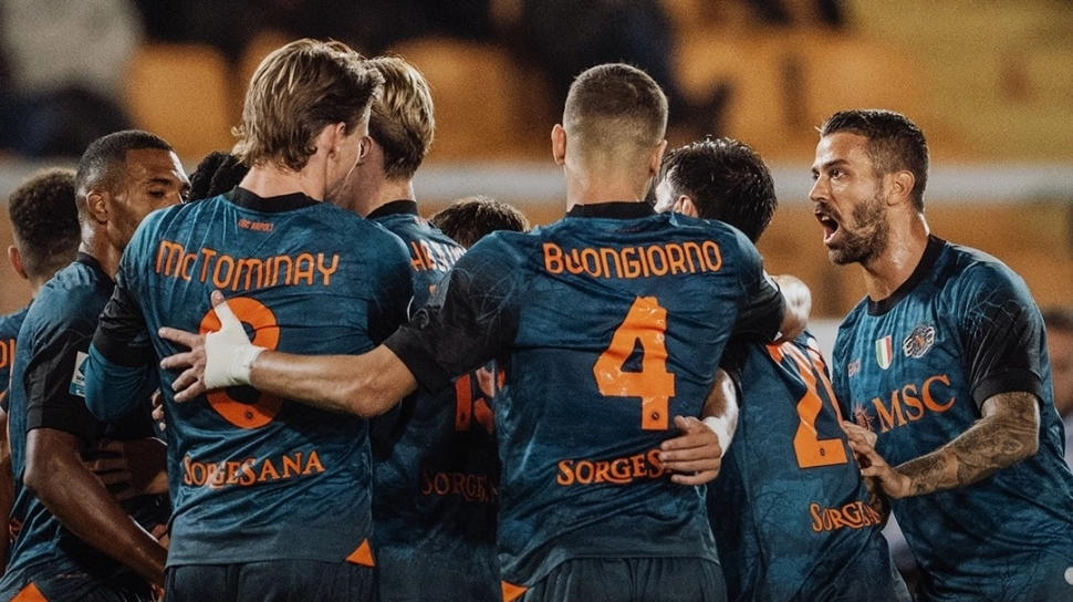 Napoli Amankan Kemenangan Tipis atas Lecce, Kokoh di Puncak Klasemen Serie A