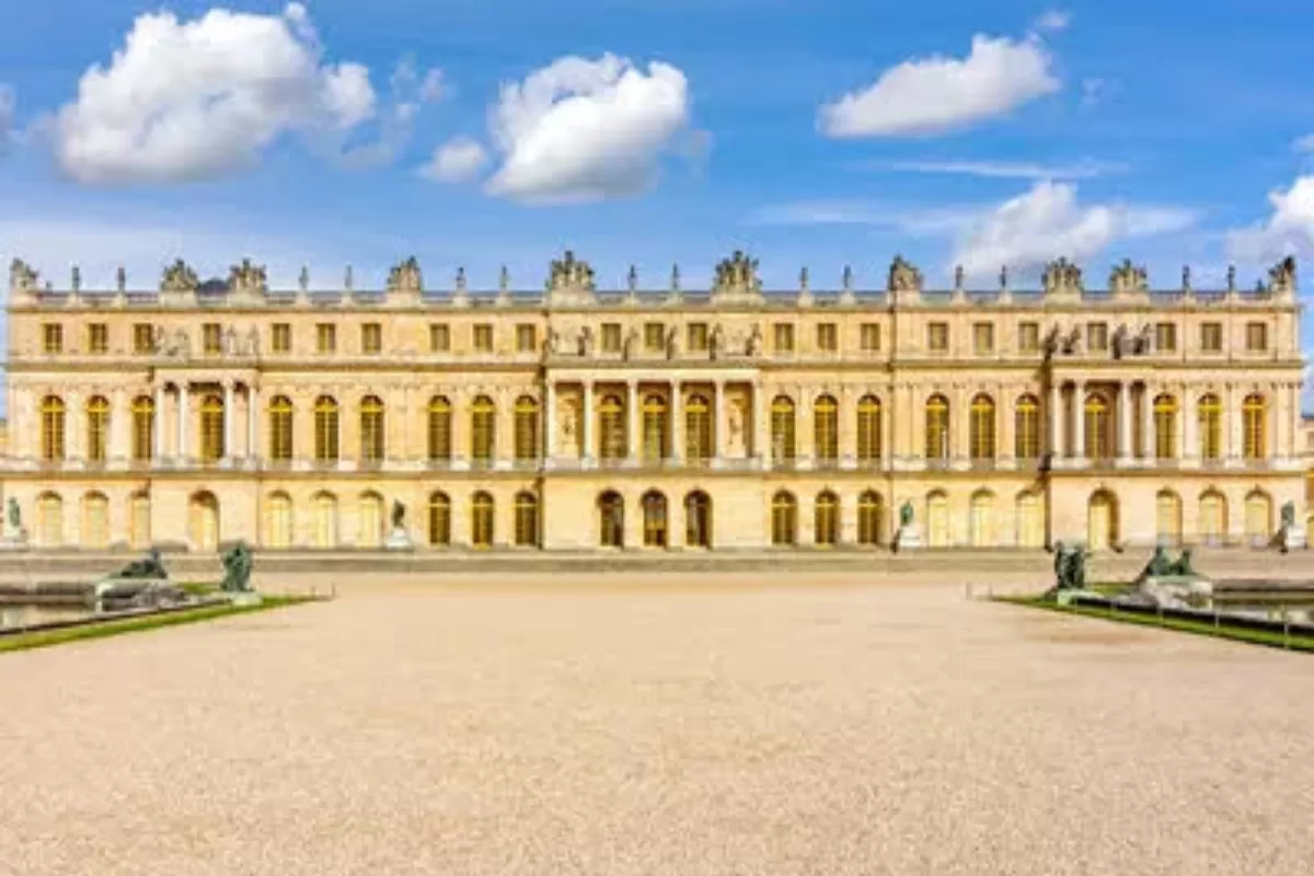 Istana Versailles dan Tantangan Sanitasi di Balik Kemewahanya