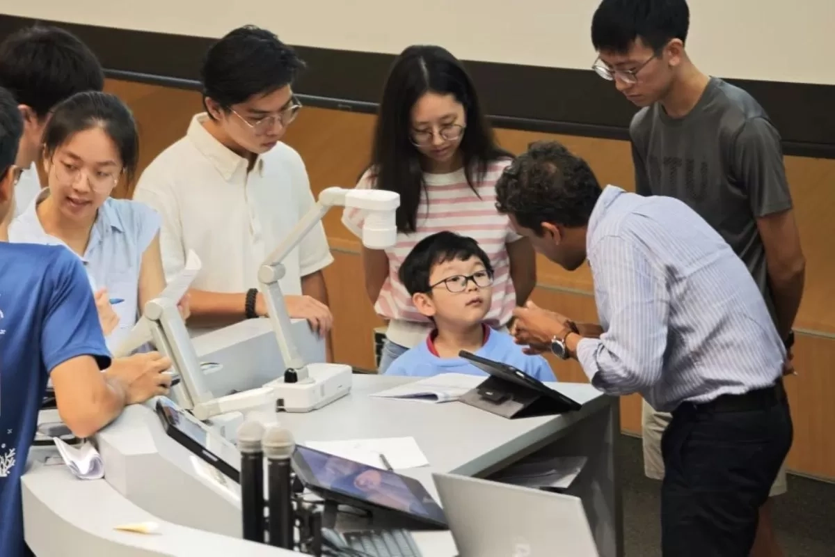 Theodore Kwan, Bocah 7 Tahun Ber-IQ 154 yang Kuliah di NTU Jadi Mahasiswa Termuda di Singapura