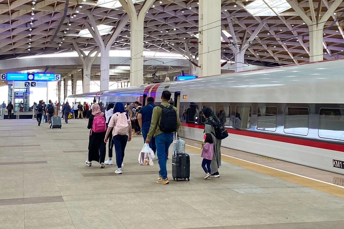 KPK Persilakan Masyarakat Naik Whoosh meski Dugaan Korupsi Sedang Diselidiki