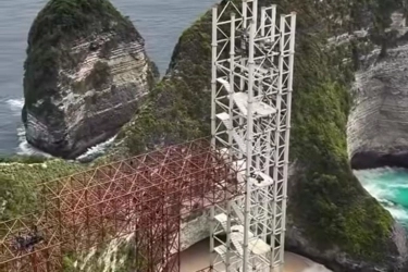 Pembangunan Lift Kaca di Pantai Kelingking, Ternyata Mulai Agustus 2023