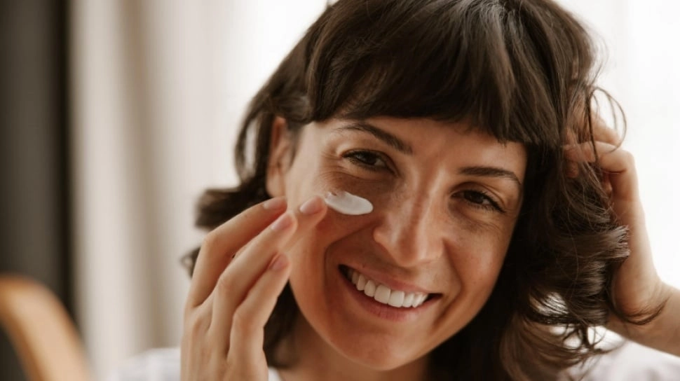 6 Sunscreen SPF 30 yang Ideal untuk Usia 40 Tahun, Atasi Flek Hitam dan Garis Halus