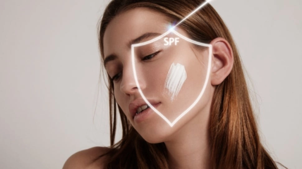 7 Sunscreen yang Cocok untuk Kulit Kering dan Kusam, Pakai Sekali Auto Glowing