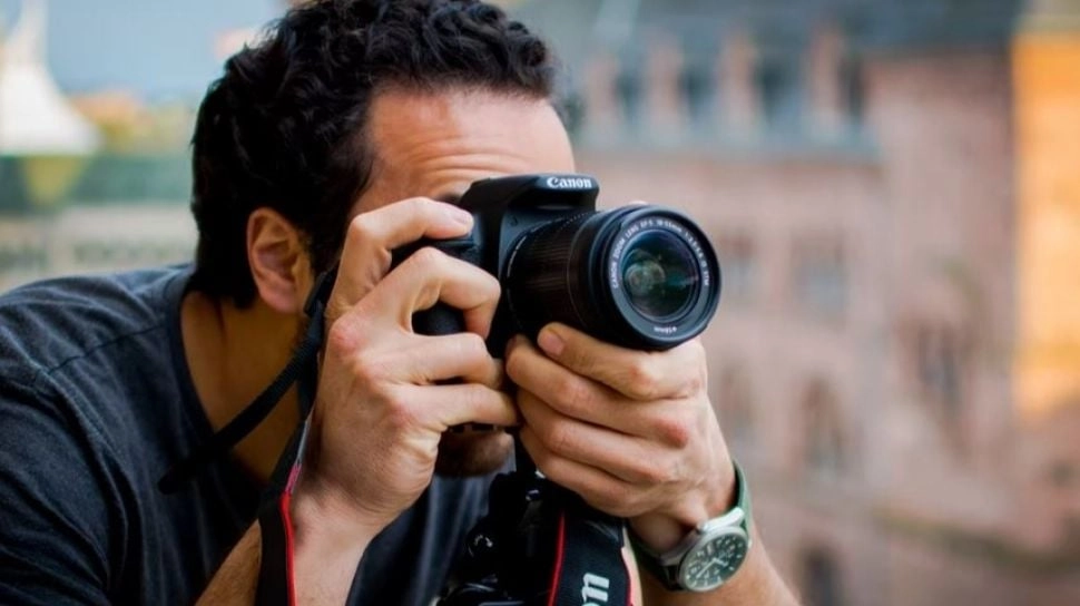 Viral Fotografer Upload Foto Tanpa Izin, Komdigi Sebut Warga Bisa Tuntut lewat UU ITE