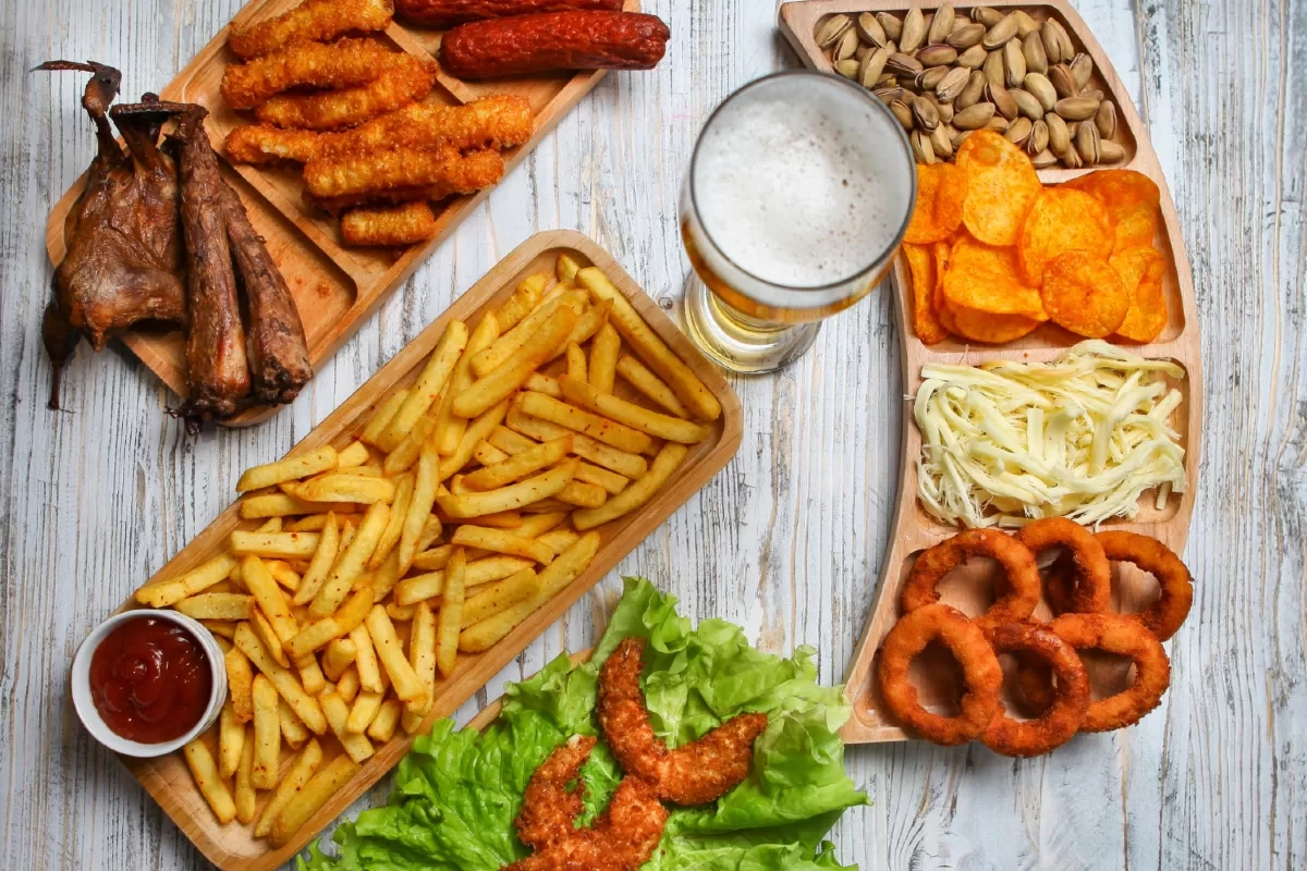 10 Makanan yang Harus Dihindari Penderita Darah Tinggi agar Tekanan Tetap Terkontrol, Apa Saja Itu?