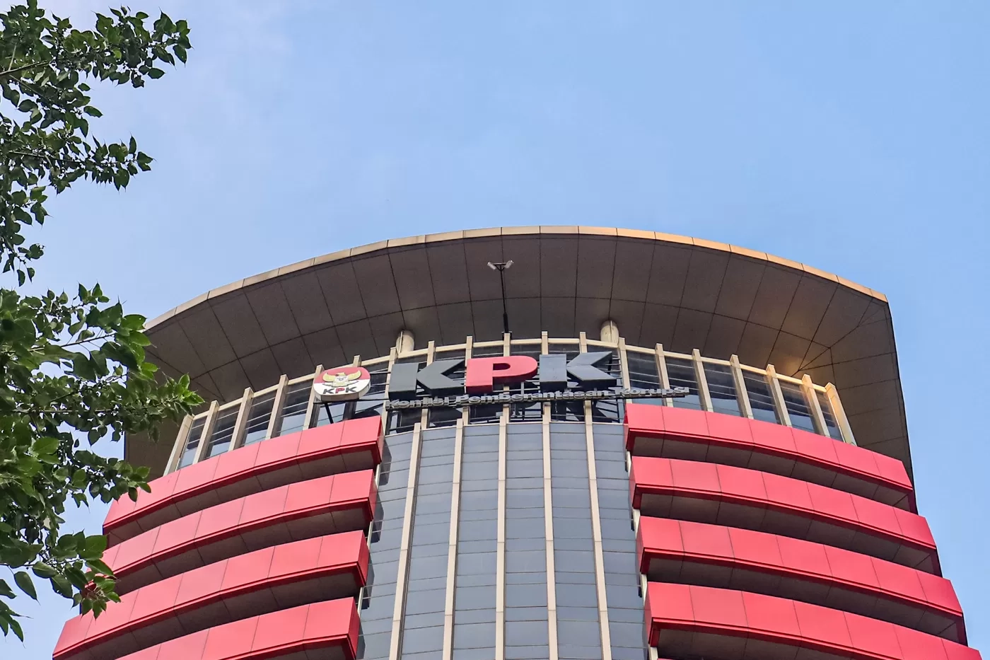 KPK Sita Tanah, Bangunan, dan 13 Pipa Milik Tersangka Kasus Jual Beli Gas PGN di Cilegon