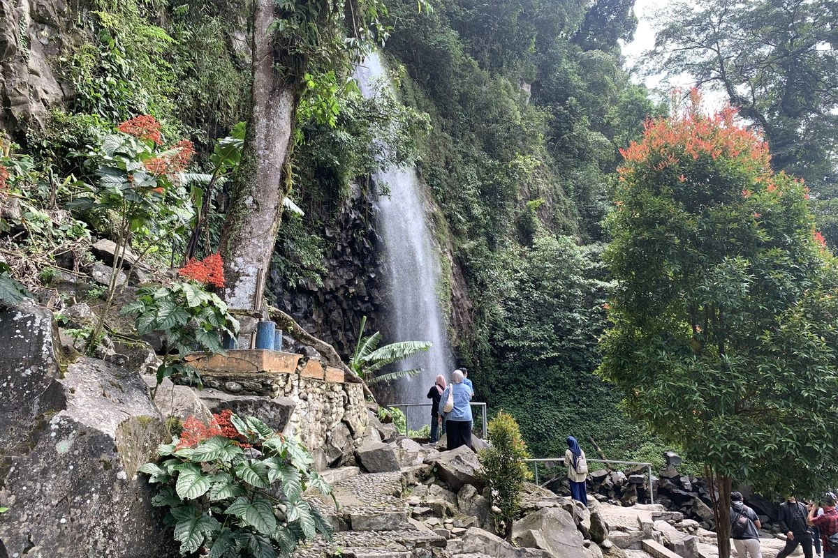 Wisata di Sumatera Barat, Mampir ke Air Terjun Lembah Anai