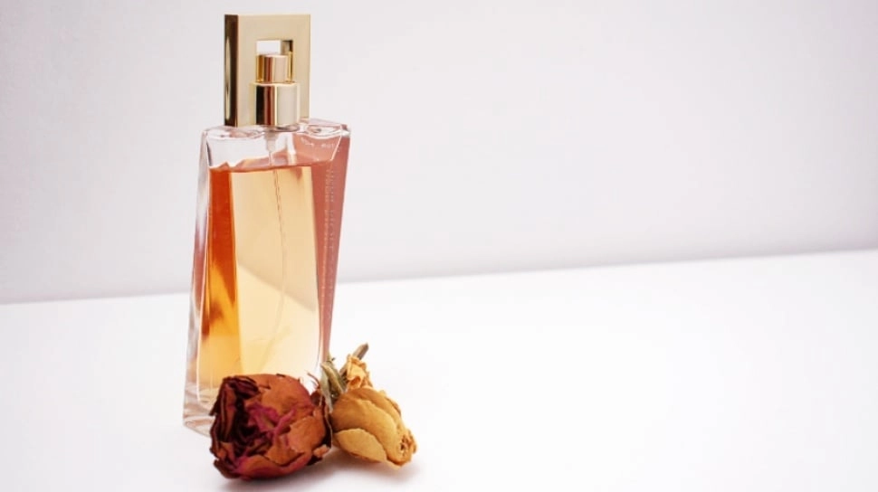 9 Parfum Unik 2025: Tren Aneh yang Membuat Kamu Terpesona!