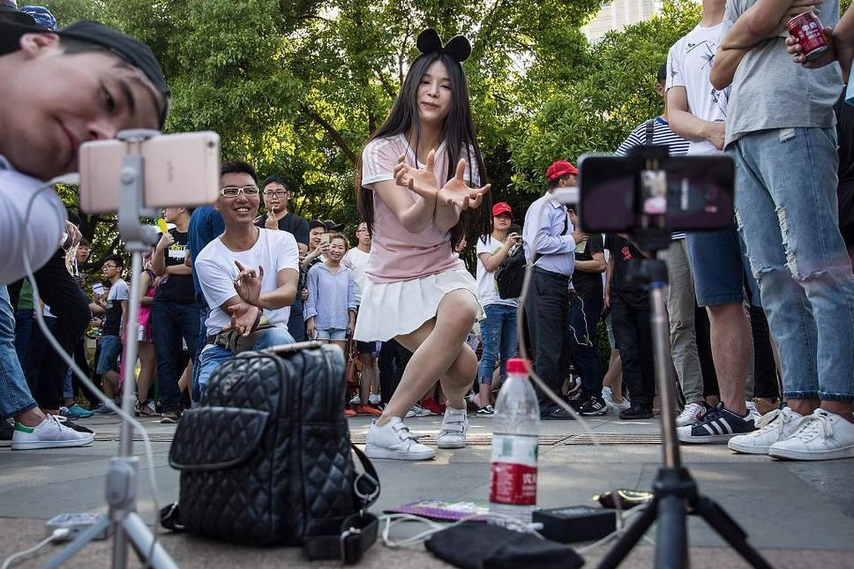 Komdigi Pertimbangkan Sertifikasi untuk Influencer Seperti di China