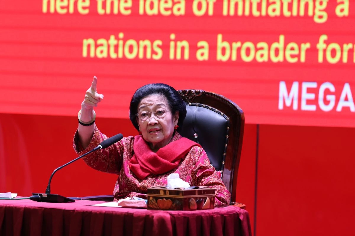 Tangis Megawati Pecah Saat Serukan Dunia Baru Tanpa Tunduk dengan Mesin dan Modal