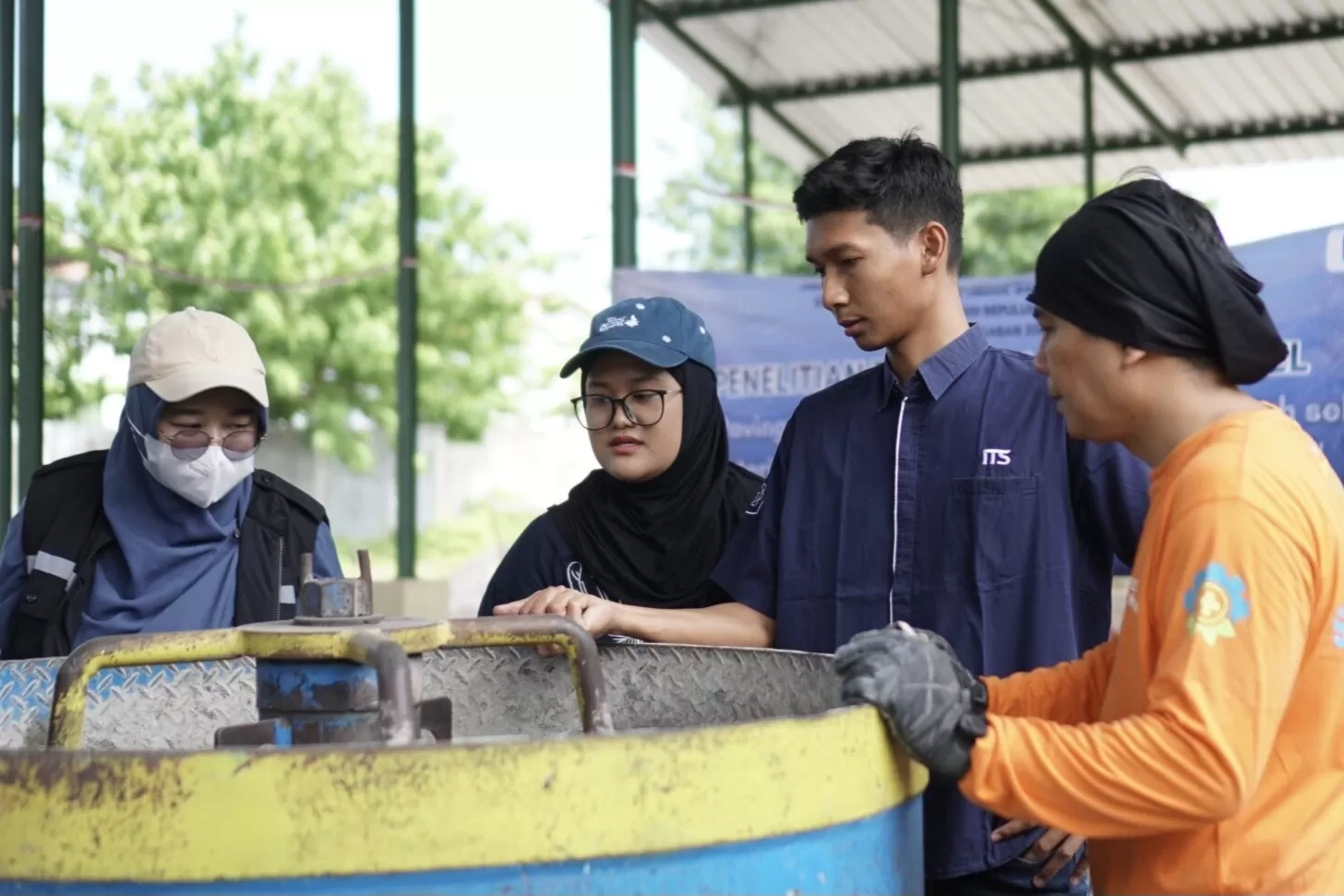 Dari Limbah Jadi Berkah, ITS Kembangkan Paving Anti Banjir dari Fly Ash