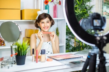 Komdigi Pertimbangkan Pemberlakuan Sertifikasi pada Influencer seperti di Tiongkok