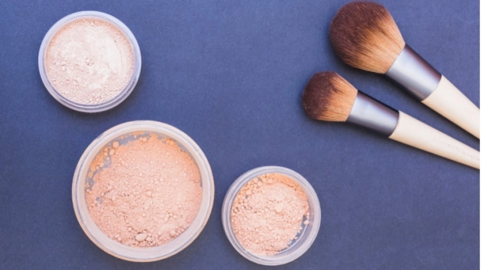 7 Bedak Tabur yang Bisa Bantu Tutupi Flek Hitam, Tak Perlu Foundation Tebal