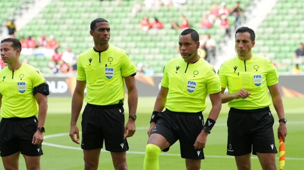 Catatan Ngeri Wasit Timnas Indonesia U-17 vs Zambia: Pimpin 5 Laga Keluarkan 21 Kartu Kuning