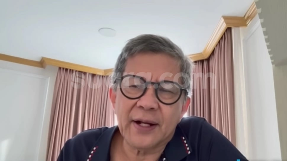 Rocky Gerung: Dengan Seizin Pak Jokowi, Maka Projo Akan Dihibahkan ke Gerindra