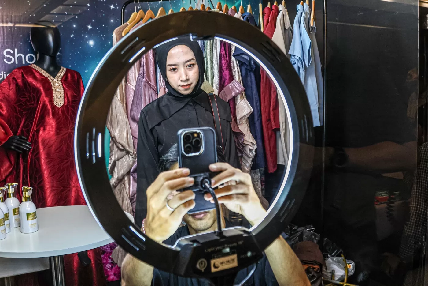 Live TikTok Bisa Bikin Citra Brand Rusak Kalau Kamu Salah Langkah, Berikut Hal-Hal yang Perlu Diketahui Sebelum Live TikTok!