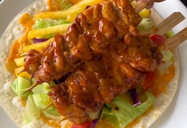 Spicy Honey Chicken Kebab, Perpaduan Rasa Pedas Manis yang Juicy dan Segar!
