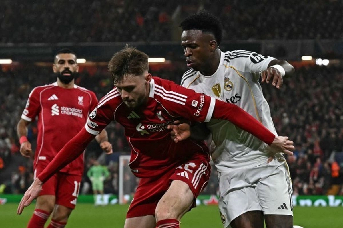 Aksi Brilian Conor Bradley ''Kantongi'' Vinicius Junior di Liverpool Vs Real Madrid