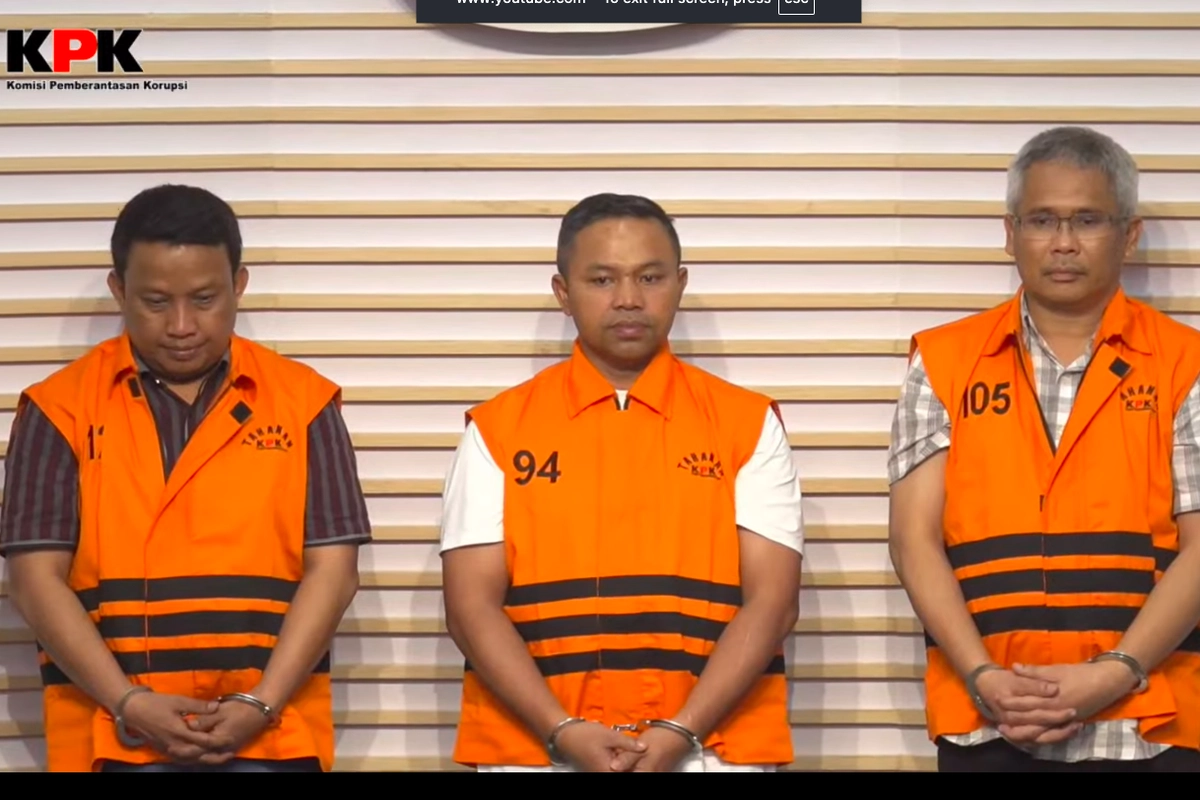 Gubernur Riau Pakai Uang Jatah Preman dari Anak Buah untuk ke Luar Negeri