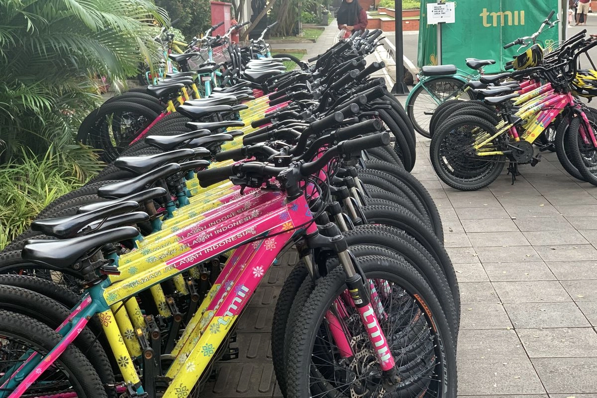 Keliling TMII Naik Sepeda, Begini Cara dan Harga Sewanya