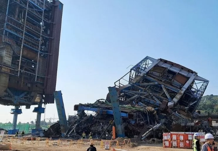 7 Orang Diduga Terjebak di Bawah Menara Boiler yang Runtuh di Ulsan, Korea Selatan