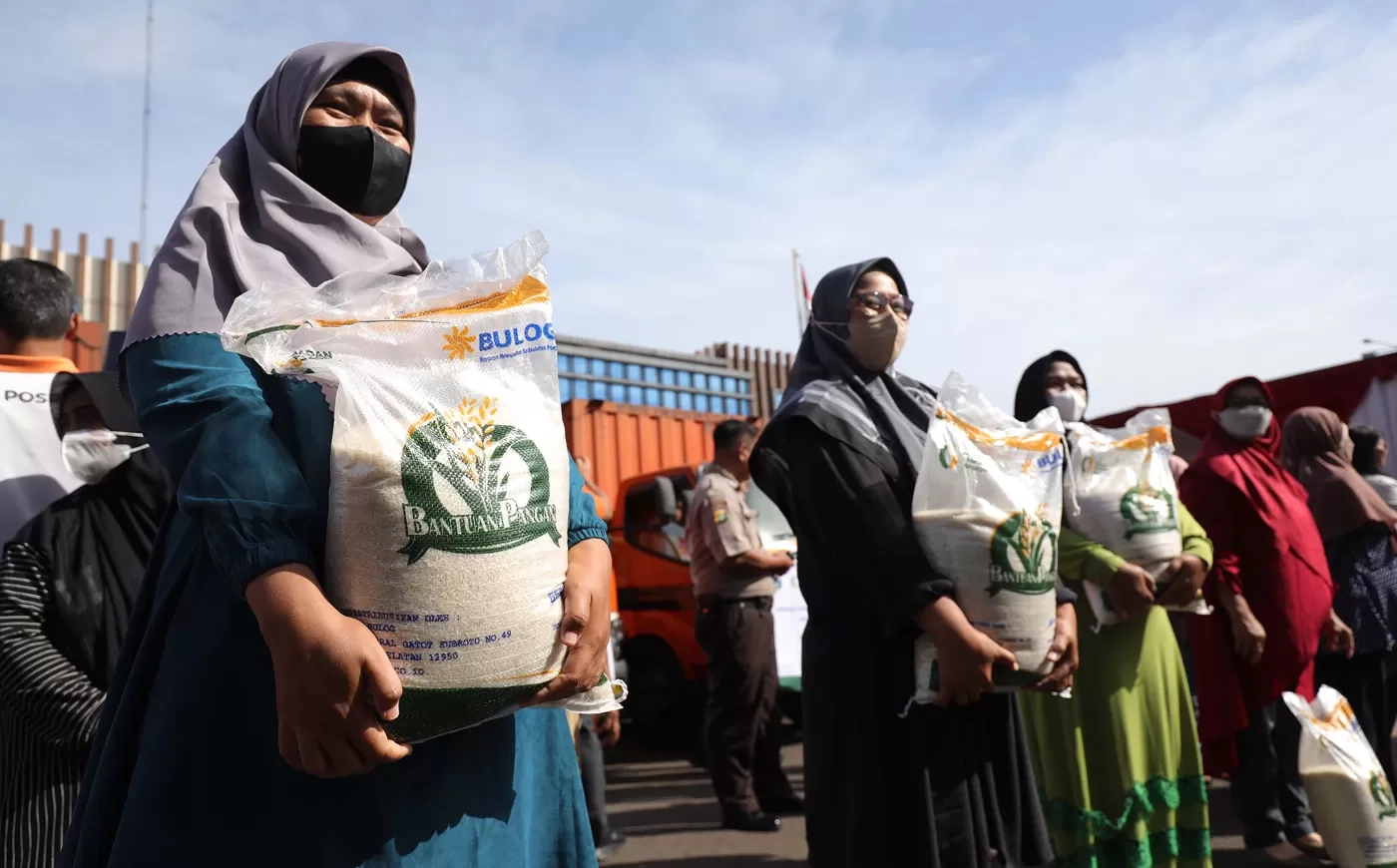 Ini Kriteria dan Prosedur Pengambilan Beras 20 Kg dan Minyak 4 Liter untuk Penerima BPNT, Bansos Penebalan November 2025 Resmi Disalurkan!