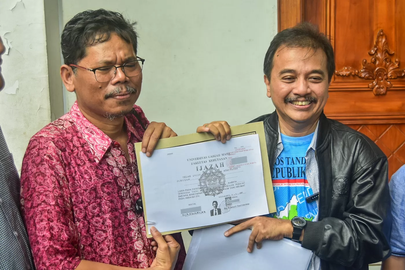 Polda Metro Jaya Tetapkan 8 Tersangka Kasus Ijazah Jokowi, Dari Roy Suryo hingga Dokter Tifa