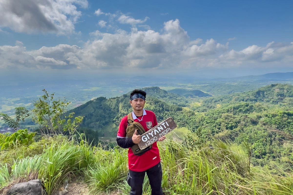 Gunung Giyanti, Spot Pendakian Cuma 30 Menit dari Kota Magelang
