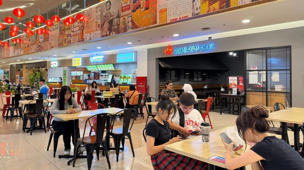 Hidden Gem Kuliner di Pluit: Ada Lebih dari 30 Pilihan Makanan Autentik di Hawker Street!