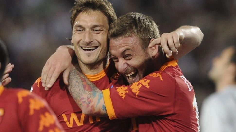 Pecat Patrick Vieira, Genoa Tunjuk Legenda AS Roma sebagai Pengganti