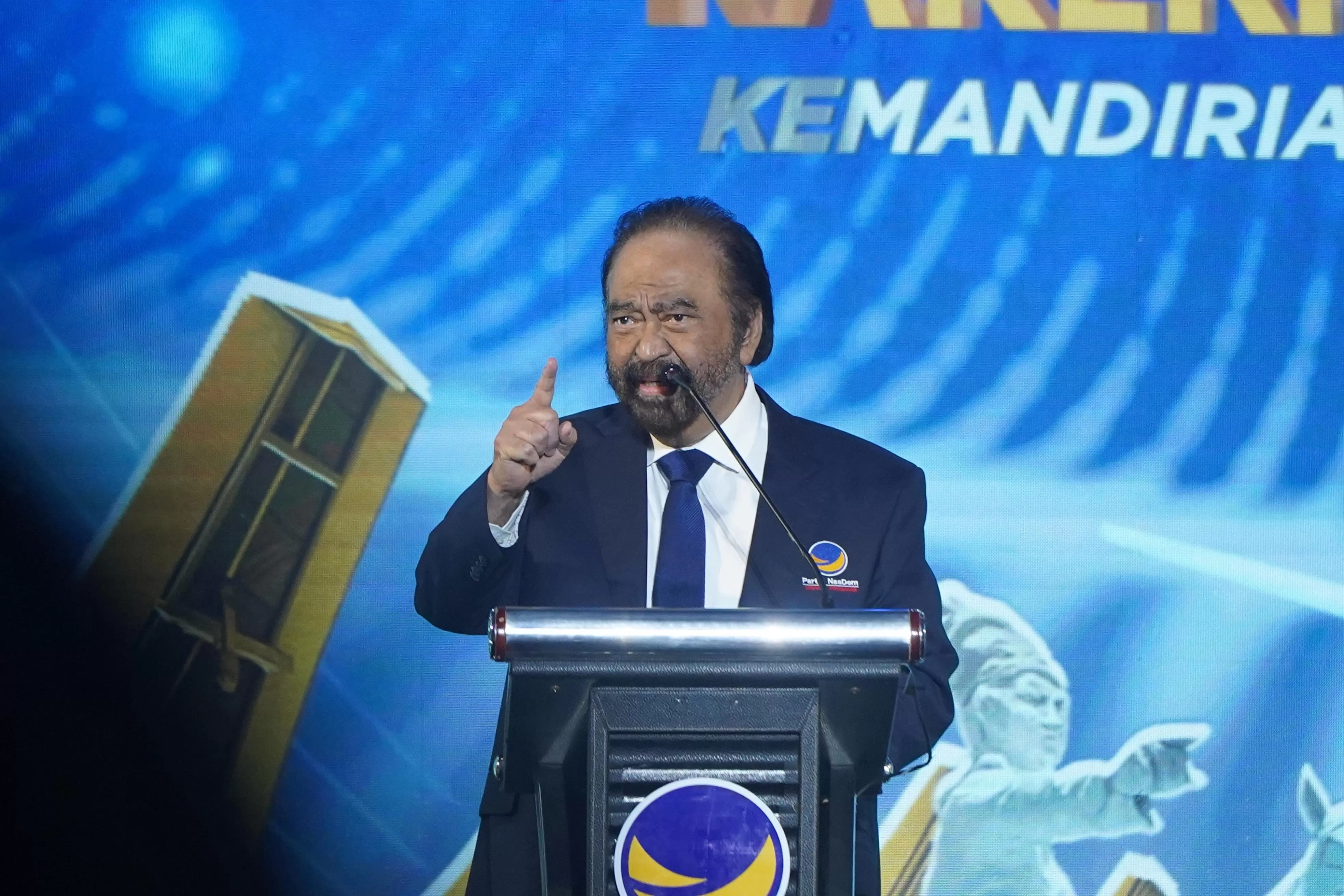 Ketua Umum Nasdem Surya Paloh Tegaskan Belum Ada Rencana untuk PAW Sahroni-Nafa Urbach