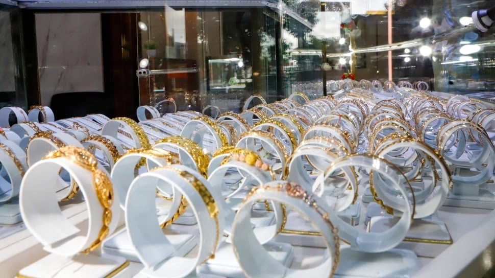 Harga Emas di Pegadaian Stabil Tinggi Hari Ini: Galeri 24 dan UBS Kompak Naik