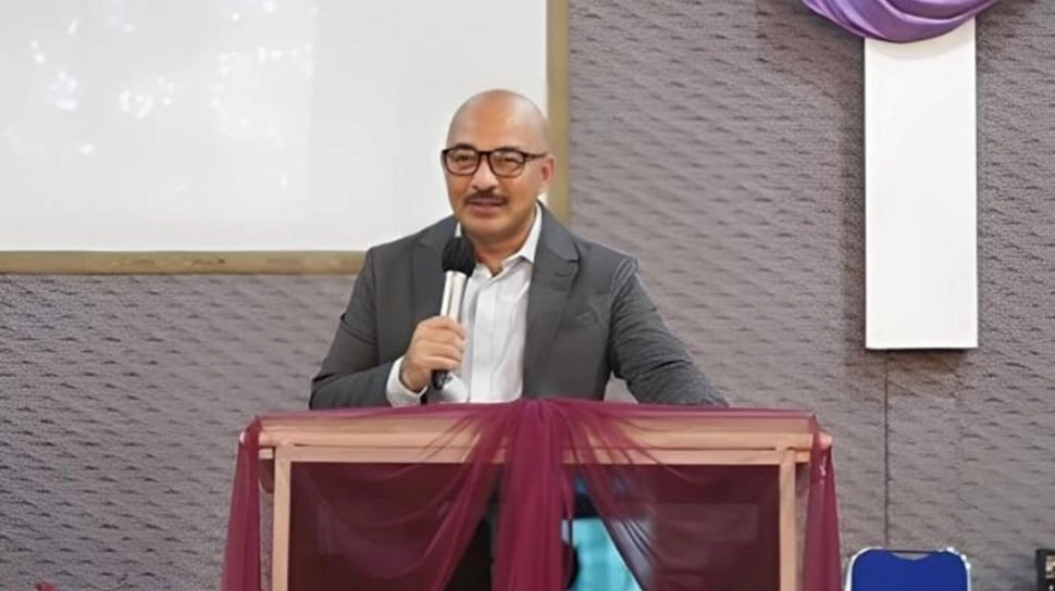 Terpopuler: Profil Hakim Khamozaro Waruwu hingga Ide Outfit Hari Pahlawan untuk di Kantor