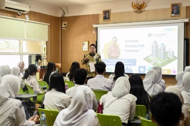 Menkeu Purbaya Jadi Guru Dadakan, Turun ke Sekolah Ajari Gen Z Soal APBN di Hari Pahlawan