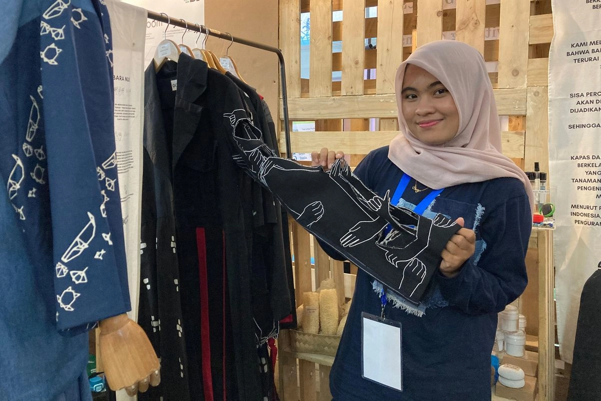 Bara Nusa, Koleksi Fesyen dari Organic Culture dan Teman Tuli