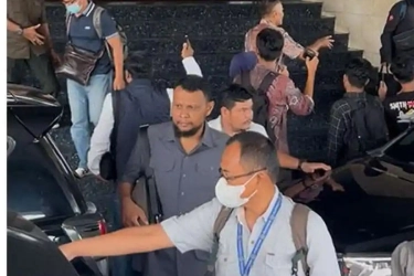 KPK Periksa Sekda Riau dan Kabag Protokol Usai Geledah Kantor Gubernur Abdul Wahid